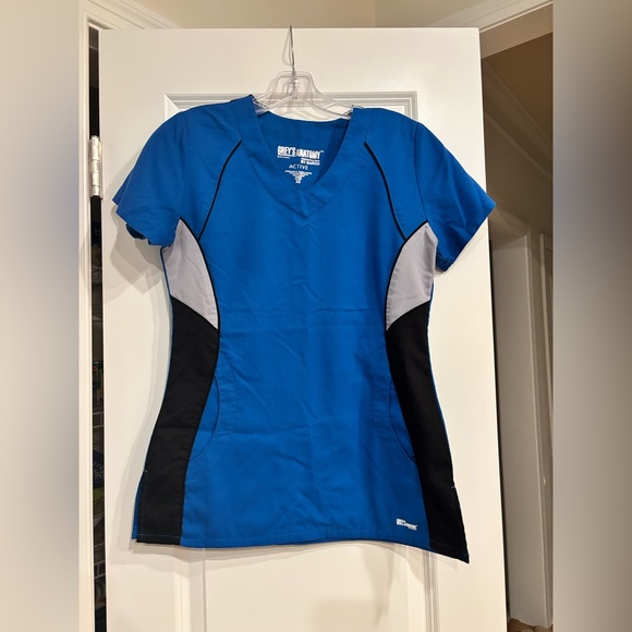 Grey’s Anatomy Scrub Top and Bottoms Bundle - Picture 2 of 7